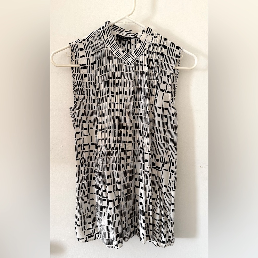 Theory Monochrome Abstract Sleeveless Blouse